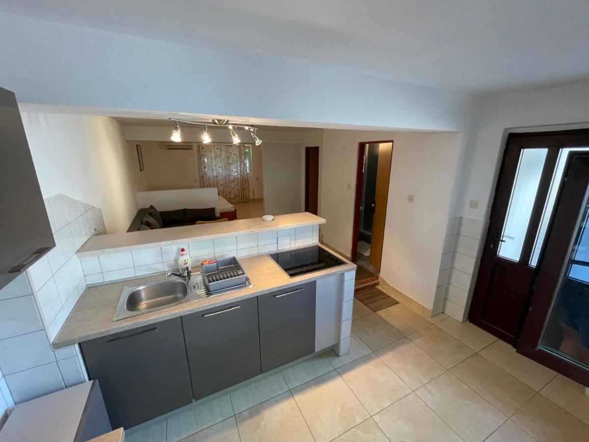 Apartment Victoria Стара Башка Экстерьер фото